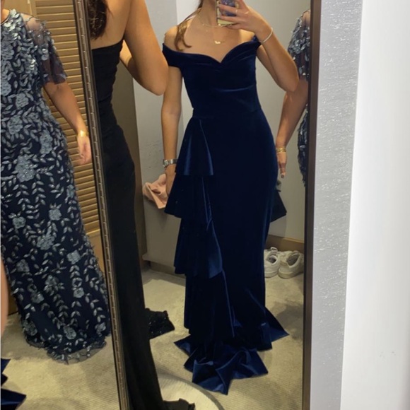 Dresses & Skirts - Chiara Boni La Petite Robe